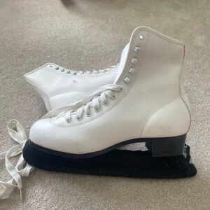 Womens ice skates